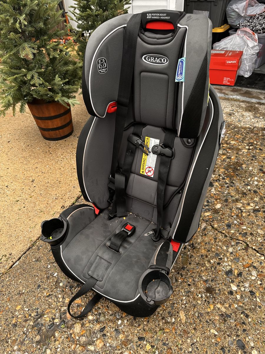 Graco Harness Booster Car Seat Grey Black 40-100 lbs