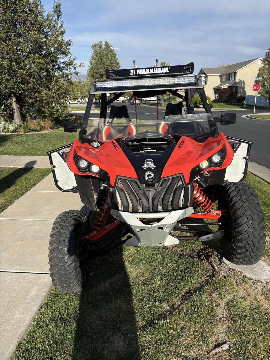 Come and See!!  Beautiful CanAm Maverick XRS1000R