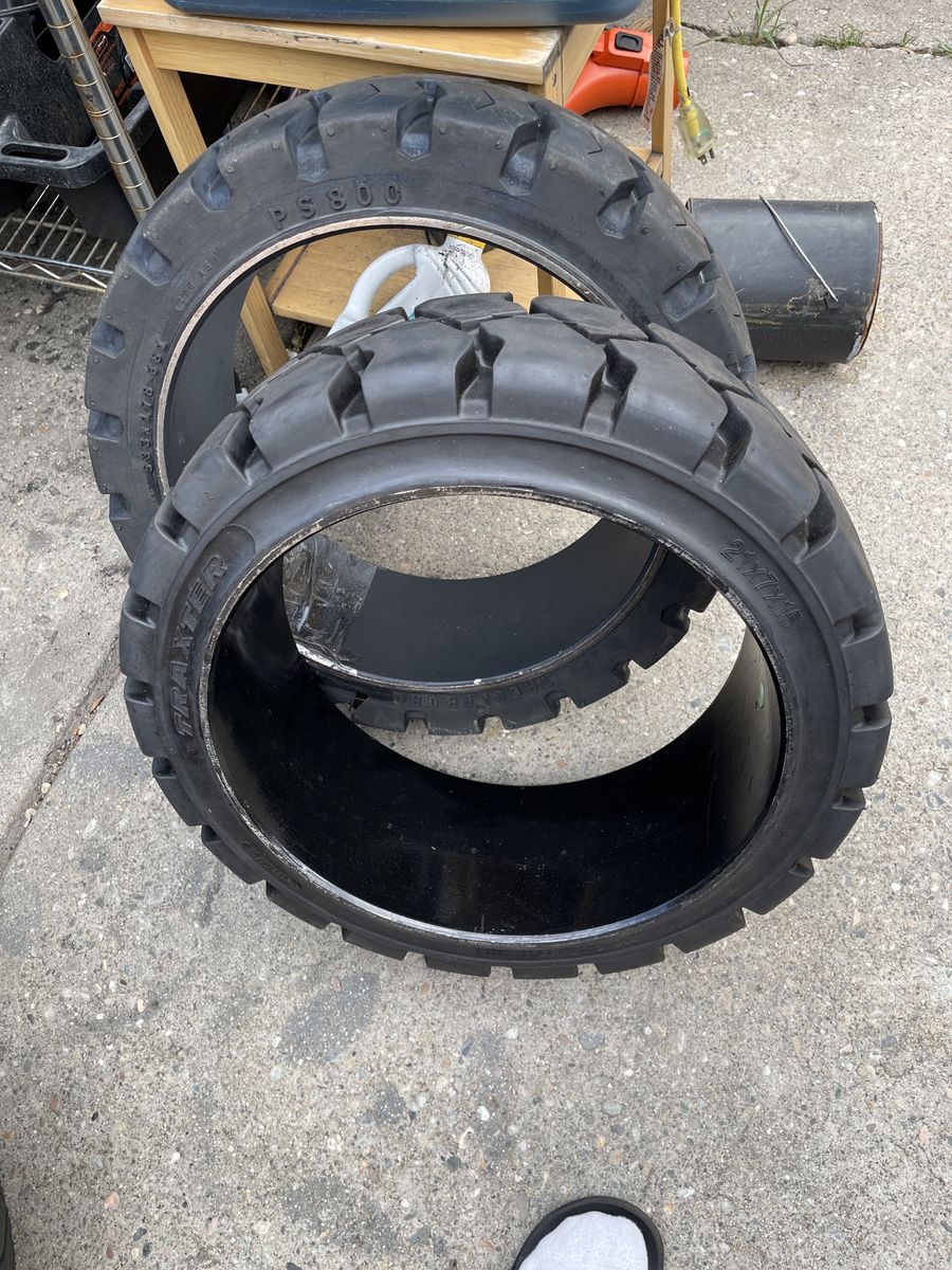 21X7X15 NEW TRAXTER FORKLIFT AIR OF TIRES