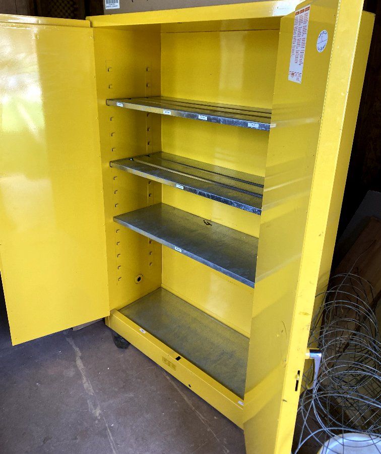 Justrite 45gal Flammable Storage Cabinet - extra shelf and keys