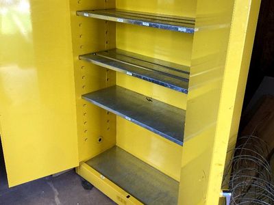 Justrite 45gal Flammable Storage Cabinet - extra shelf and keys