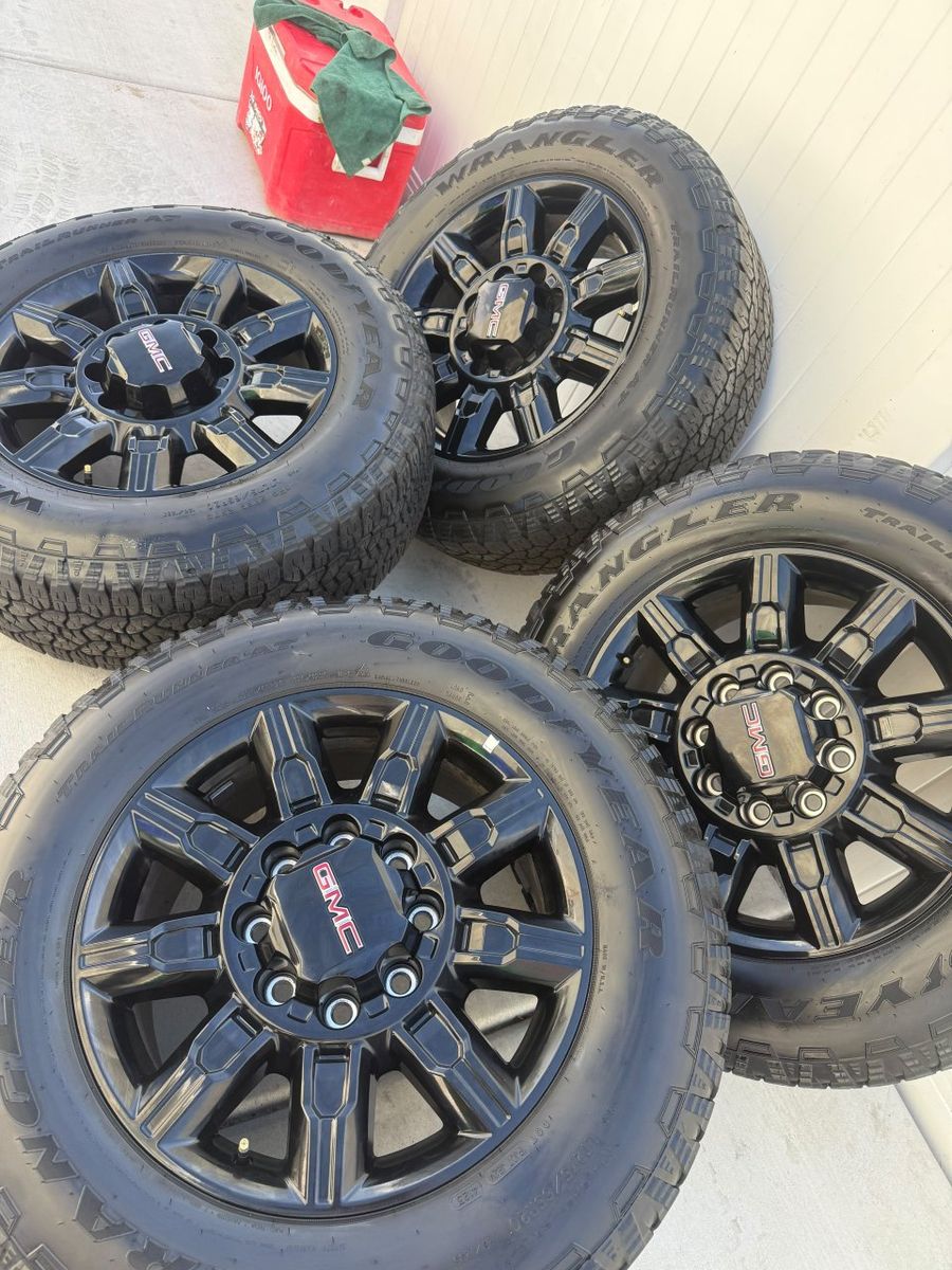 Goodyear Wrangler TrailRunner AT 275/65R20 Tires w/ GMC Rims
