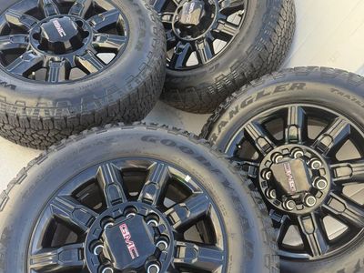 Goodyear Wrangler TrailRunner AT 275/65R20 Tires w/ GMC Rims
