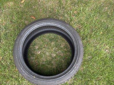 Lionhart LH-503 235/40zR18 tire