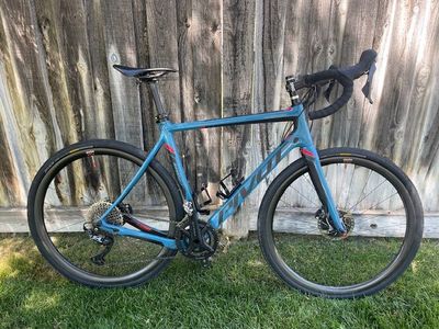 Pivot Vault w/ new Derby carbon wheels (56cm)
