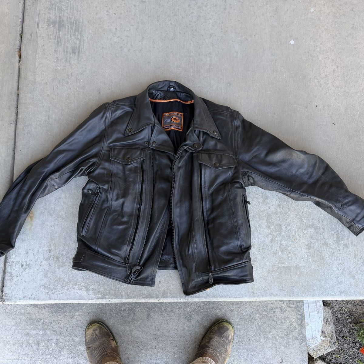 Leather motorcycle jacket size Medium