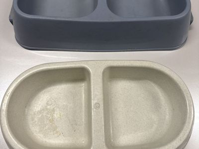 Set of 2 Used Double Pet Bowls - Blue and Beige Speckled Plastic