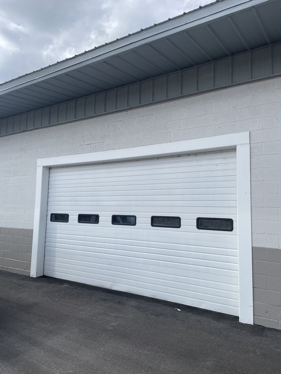 950 square foot shop space with rollup garage door and bathroom in Tremonton