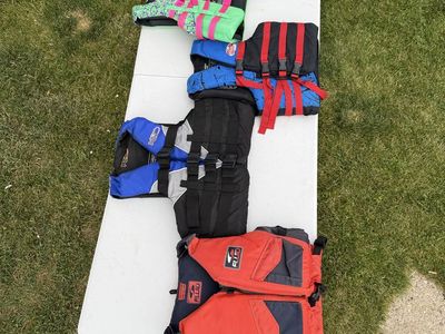 Life Vests / Jackets ( Adult )
