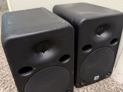 JBL LSR6325P-1 Linear Spatial Reference Bi-Amplified Studio Monitor Pair