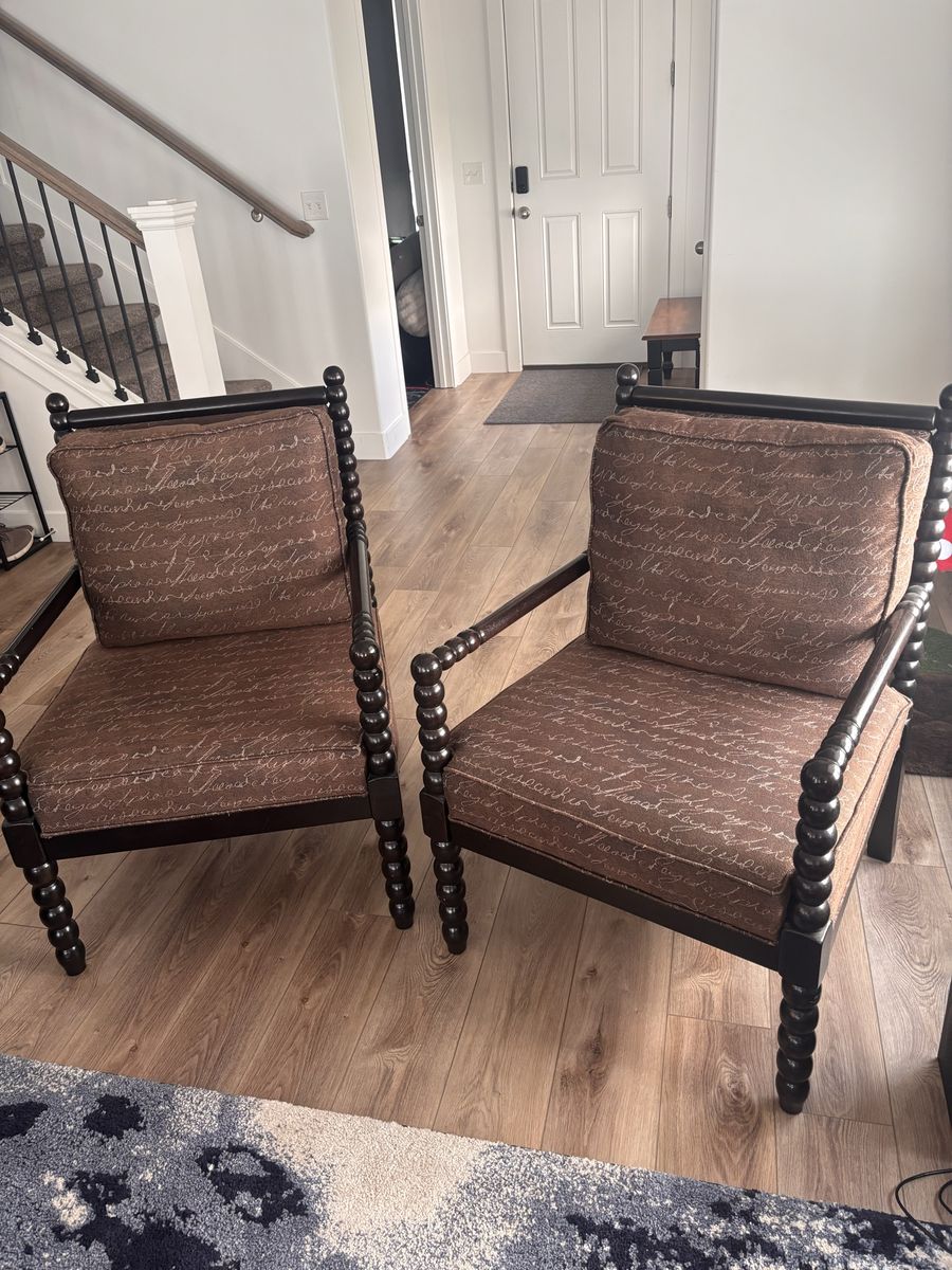 Two accent chairs like new
