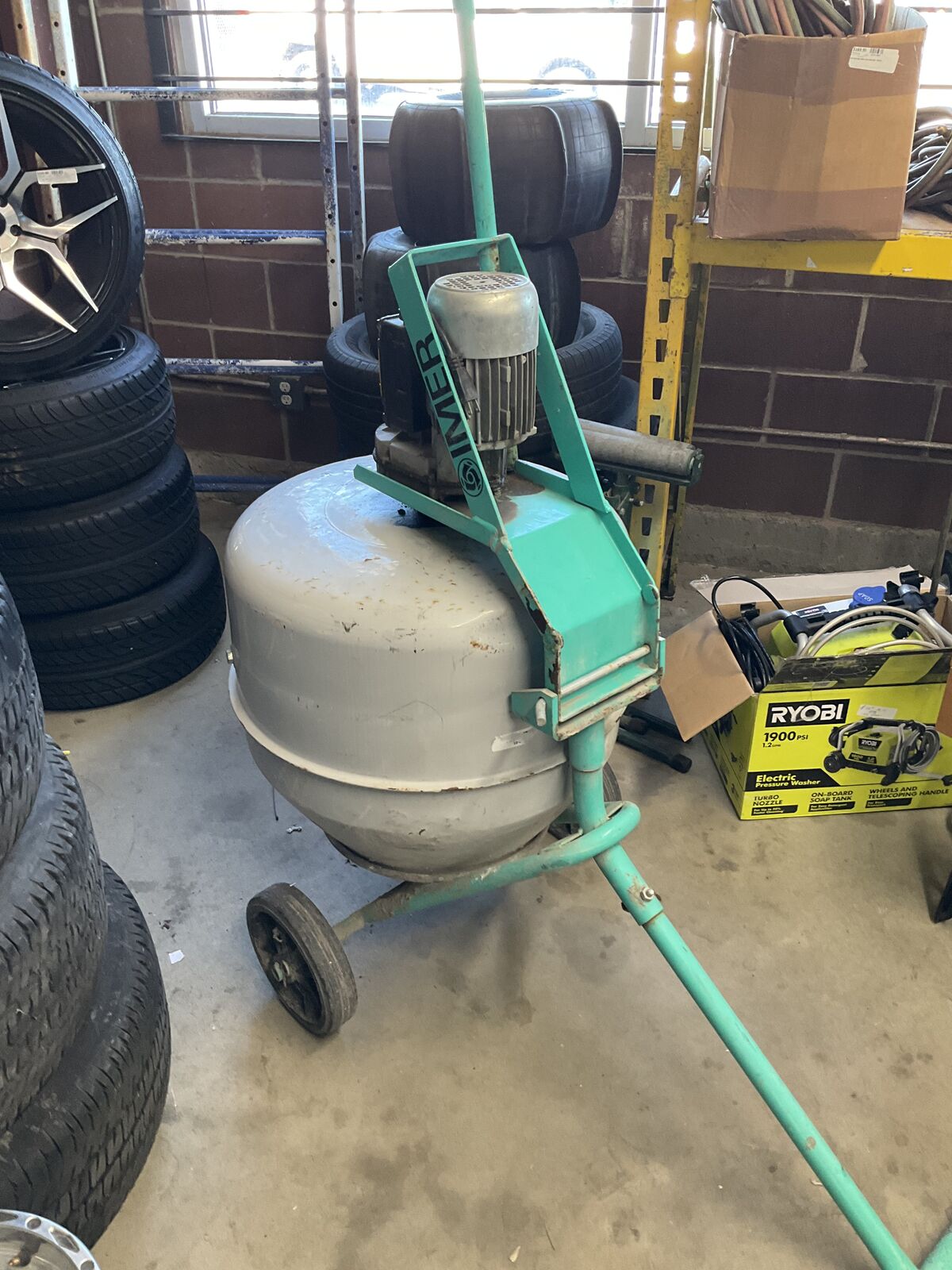 Imer minuteman elec cement mixer
