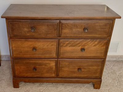 Dresser Vintage/ Antique