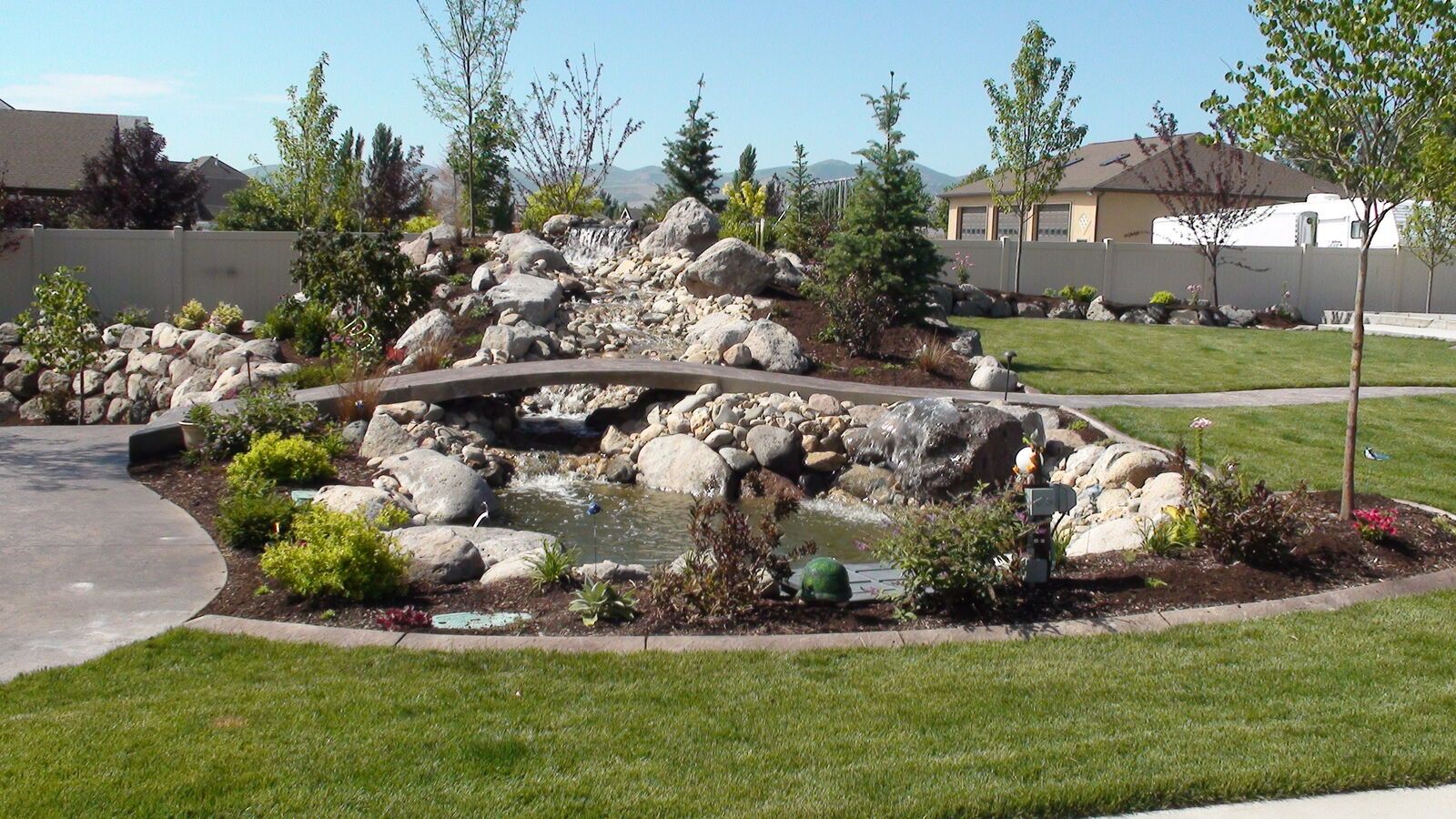 Landscaping | Retaining Walls | Fencing | Sod Installation | Mowing