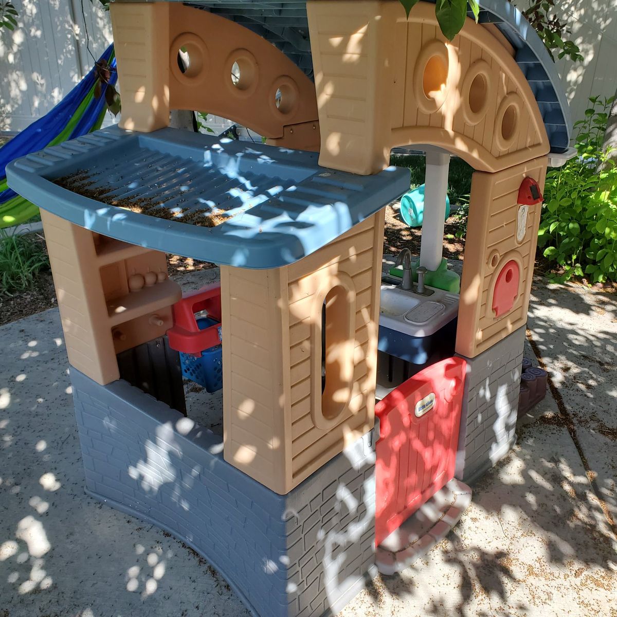 little tykes playhouse