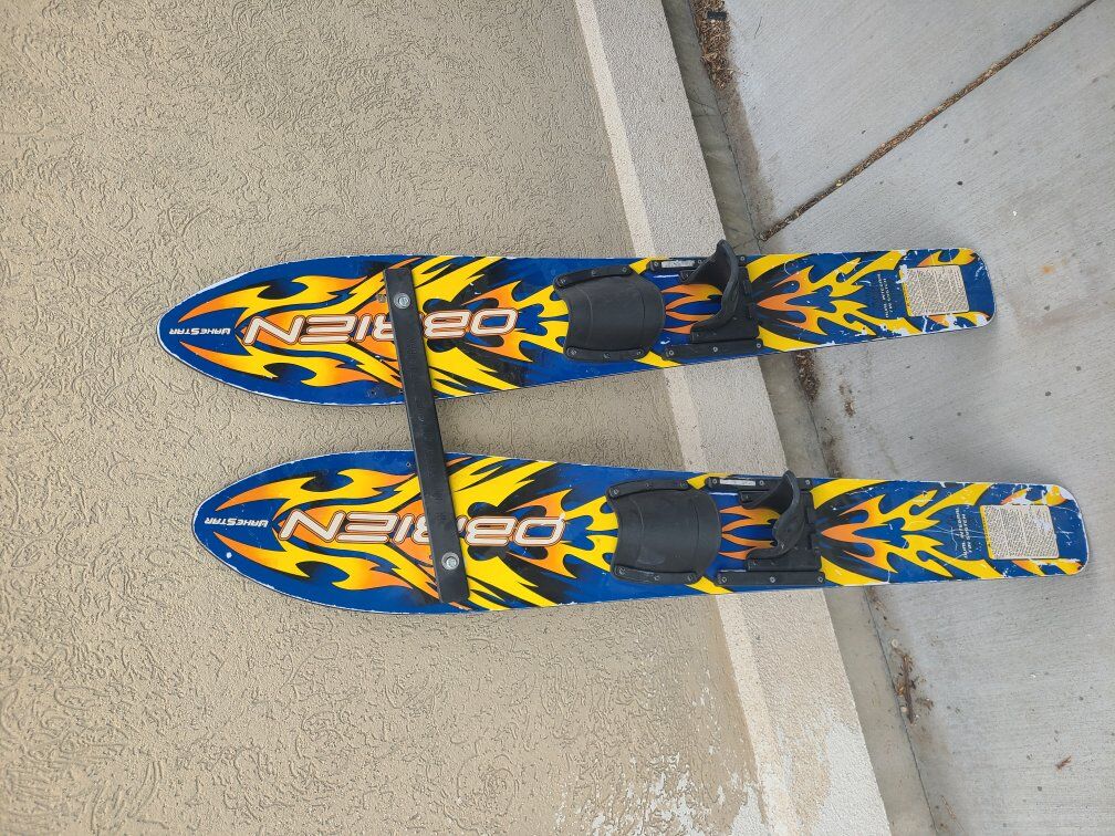 youth trainer water skis