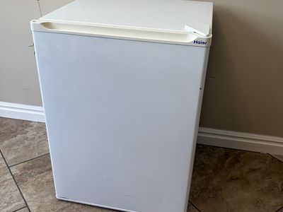 Haier Minifridge w/ Freezer Compartment