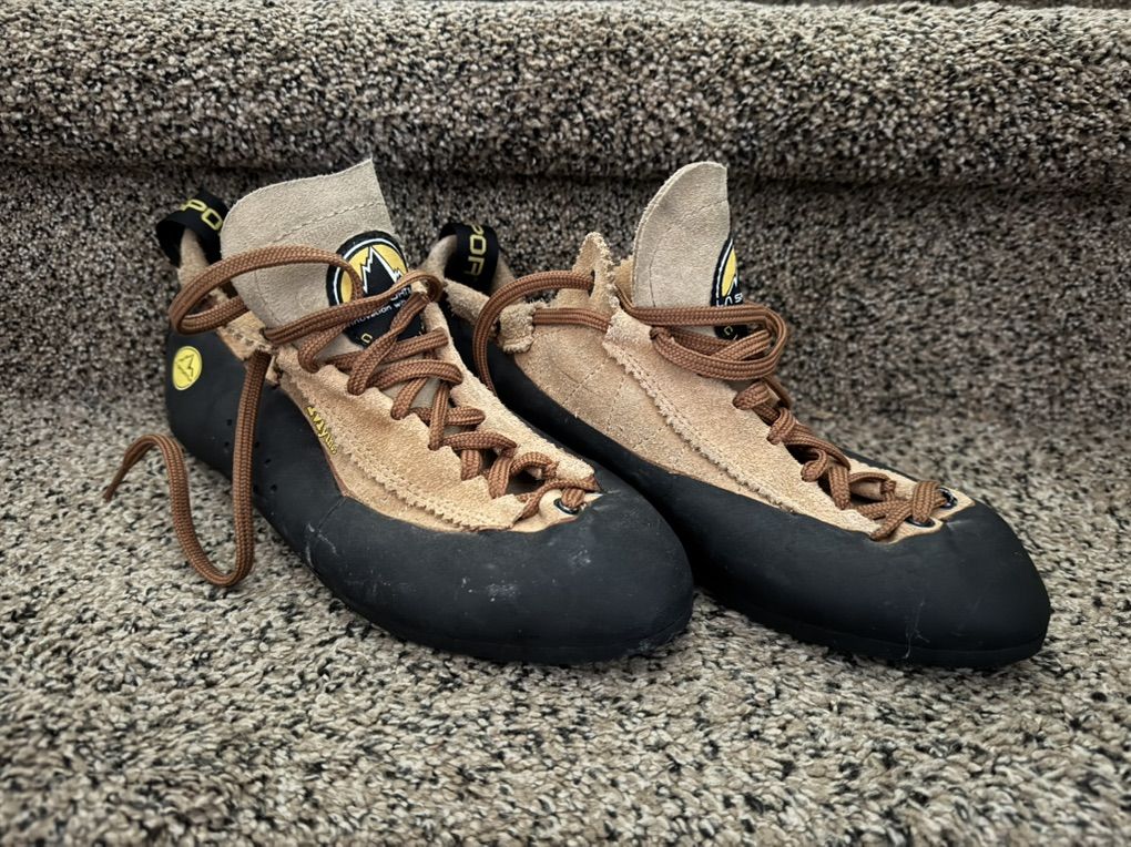La Sportiva Mythos Size 43