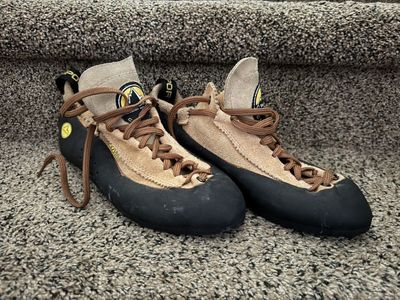 La Sportiva Mythos Size 43