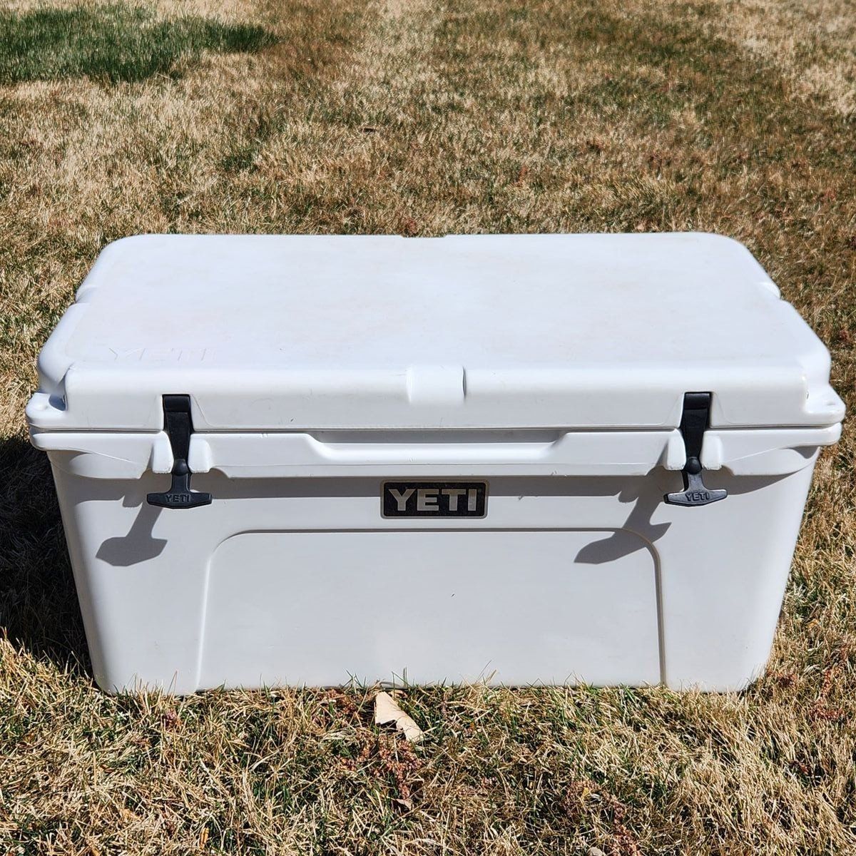 YETI Tundra 65 Qt Hard Cooler, Very Good, Clean