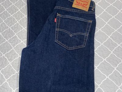 Levi’s Red Tag 550 Jeans - 32 x 30 straight leg- New