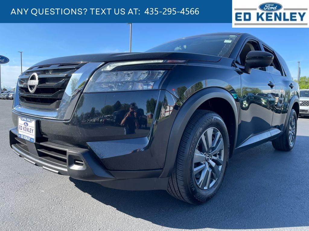 2024 Nissan Pathfinder S