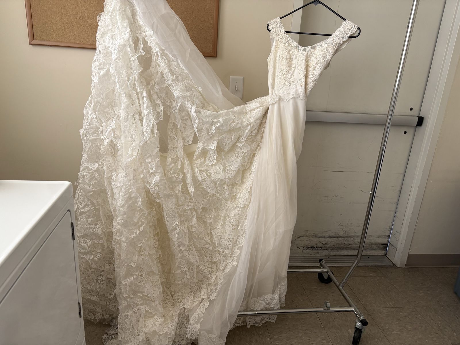 Main image 3