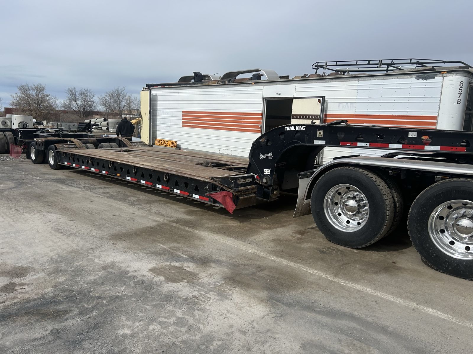 2017 trail king 110k rear load lowboy