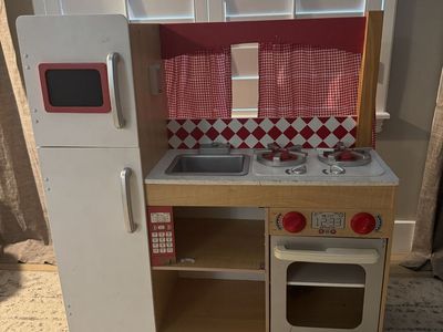 Adorable KidKraft Wooden Play Kitchen Set