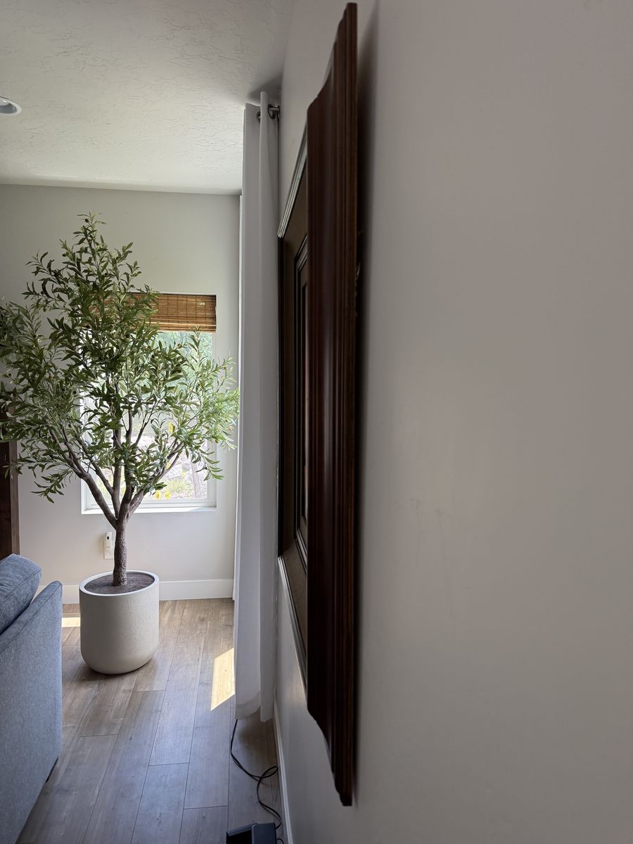 Main image 3