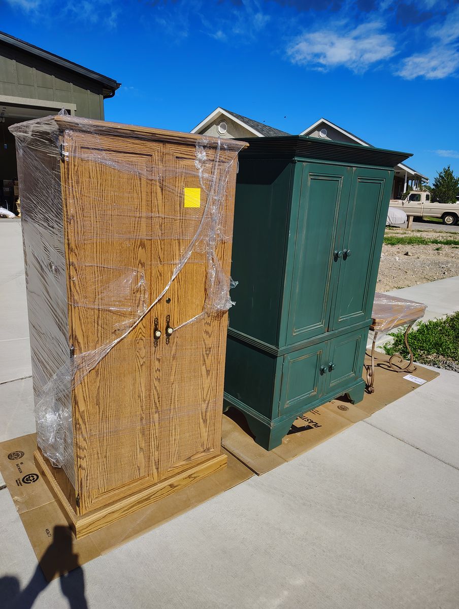 Free Furniture, 2 Hutch, 1 End Table