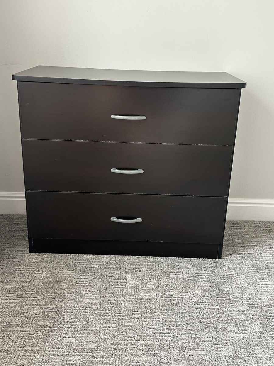 3-drawer dresser