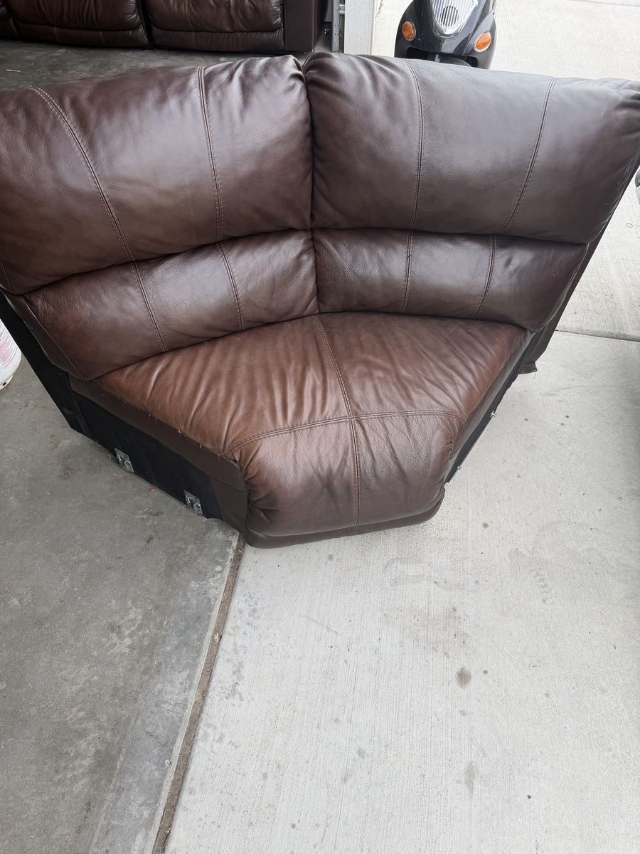 Free leather corner piece