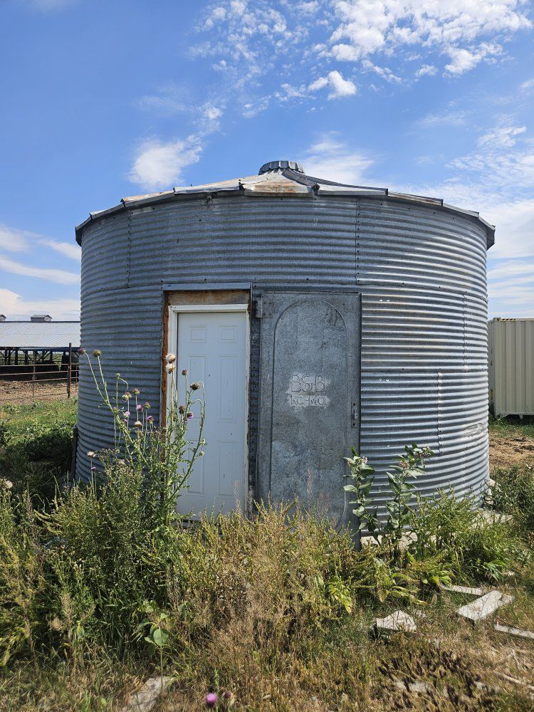 Used Grain Silo Chicken Coop - Durable Metal Construction, Spacious Interior