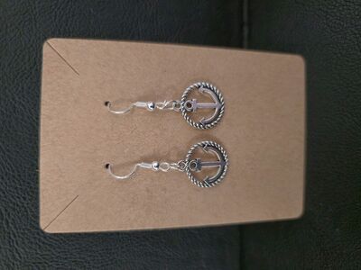 earings with hypoallergenic hooks