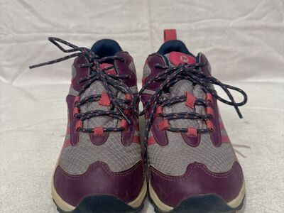 Merrell Youth Size 3 Girls Waterproof Hiking Boots