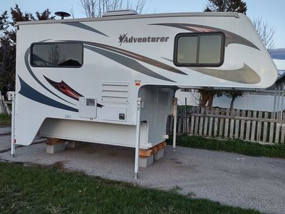 For Sale 2019 Adventurer 86FB