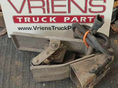 Used Peterbilt Throttle Pedal Assembly for CAT Engine