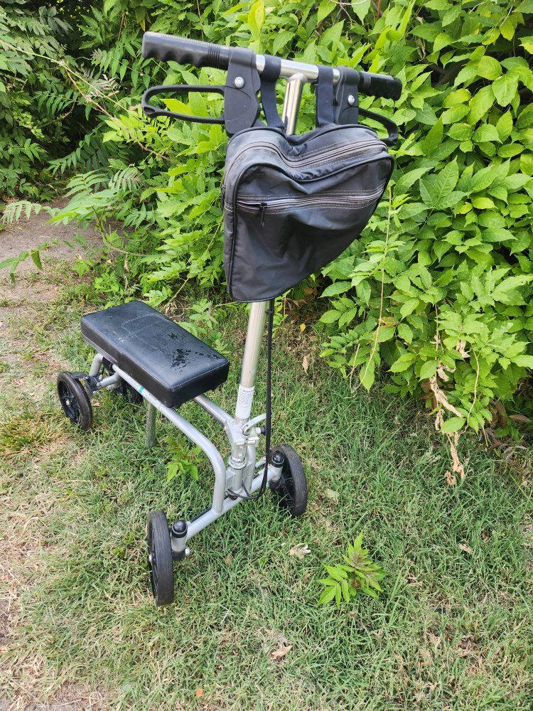 Free Spirit P4000 Knee & Leg Walker Scooter - 400 lbs Weight Limit