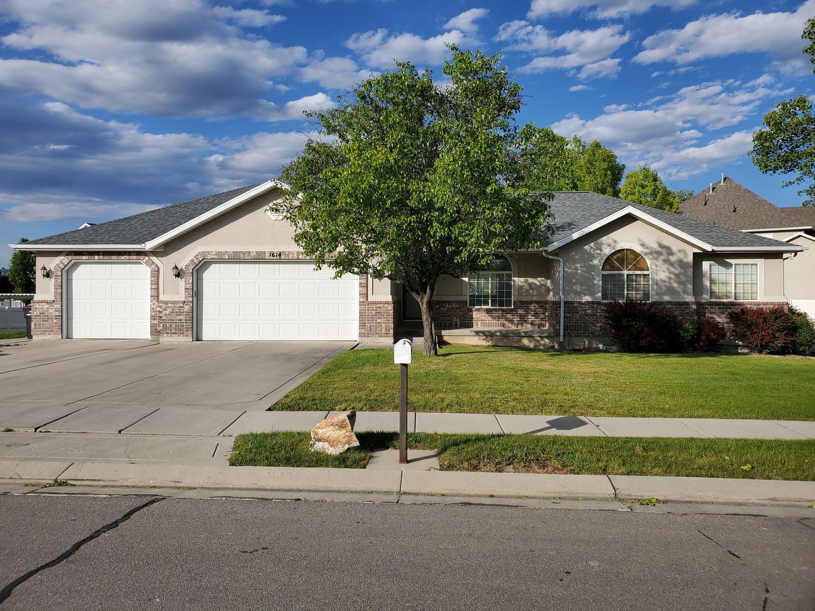 LDS Guys Seek Male Roommate. Utilities, Garage Parking, Professional Cleaning, Google Fiber Included
