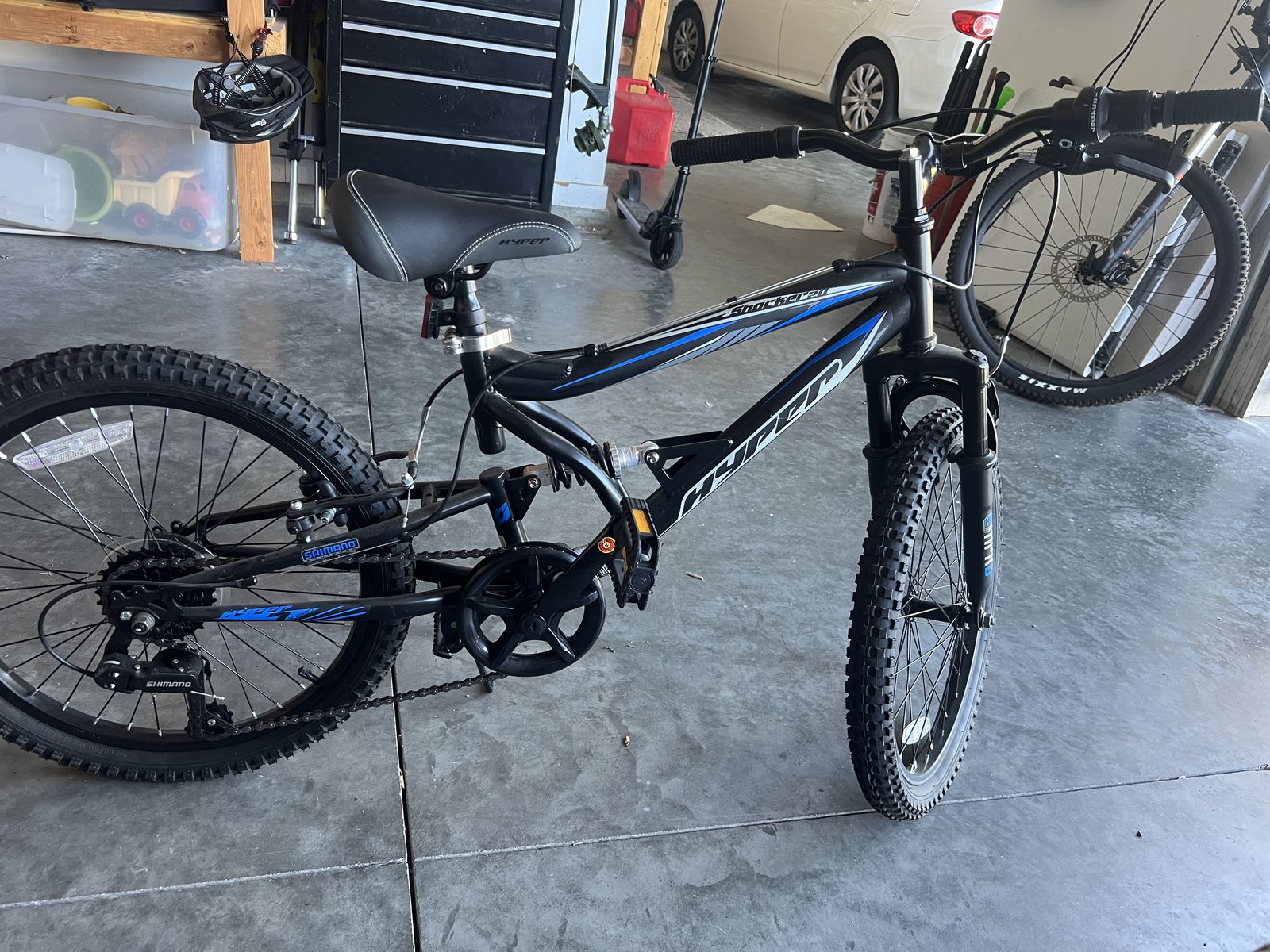20" Hyper Shocker Kids Mtn Bike