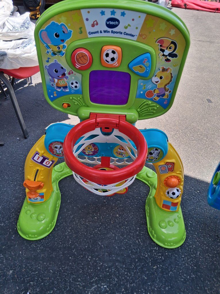 VTech Count & Win Sports Center Interactive Basketball Hoop & Soccer Goal Toddler Toy