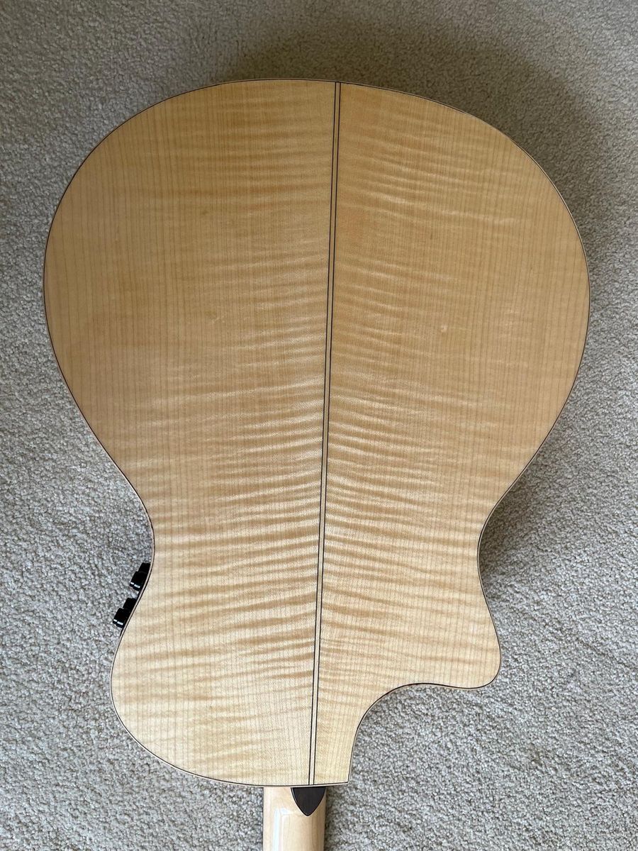 ***AMAZING FLAMED MAPLE TAYLOR STYLE GUITAR WITH ELECTRONICS AND HARDSHELL CASE (LIKE MAPLE TAYLOR)***