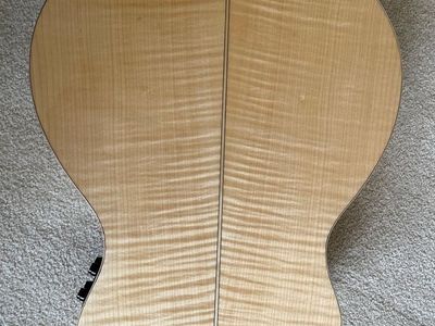 ***AMAZING FLAMED MAPLE TAYLOR STYLE GUITAR WITH ELECTRONICS AND HARDSHELL CASE (LIKE MAPLE TAYLOR)***