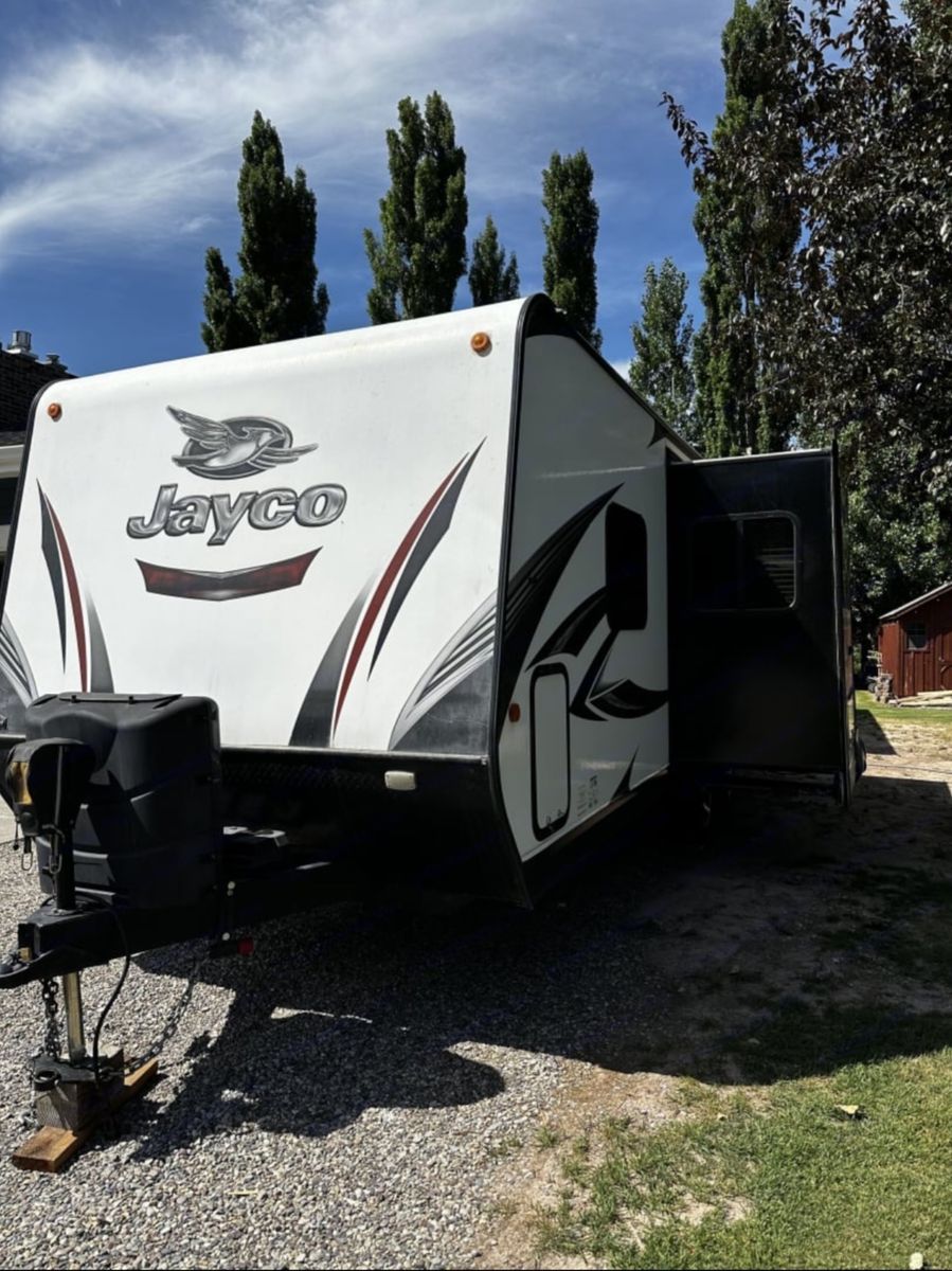 Jayco Travel Trailer Bumper Pull - Sleeps 6, AC, Awnings, Bunk Beds