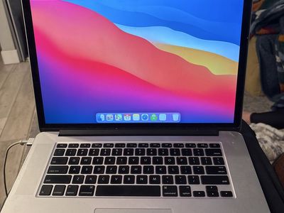 2015 Apple MacBook Pro 15" Display