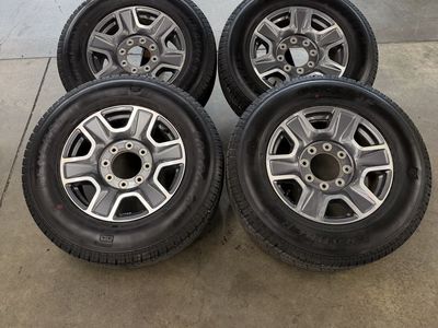 BRAND NEW 2026 f350 OEM 18in wheels/ 275/70/18