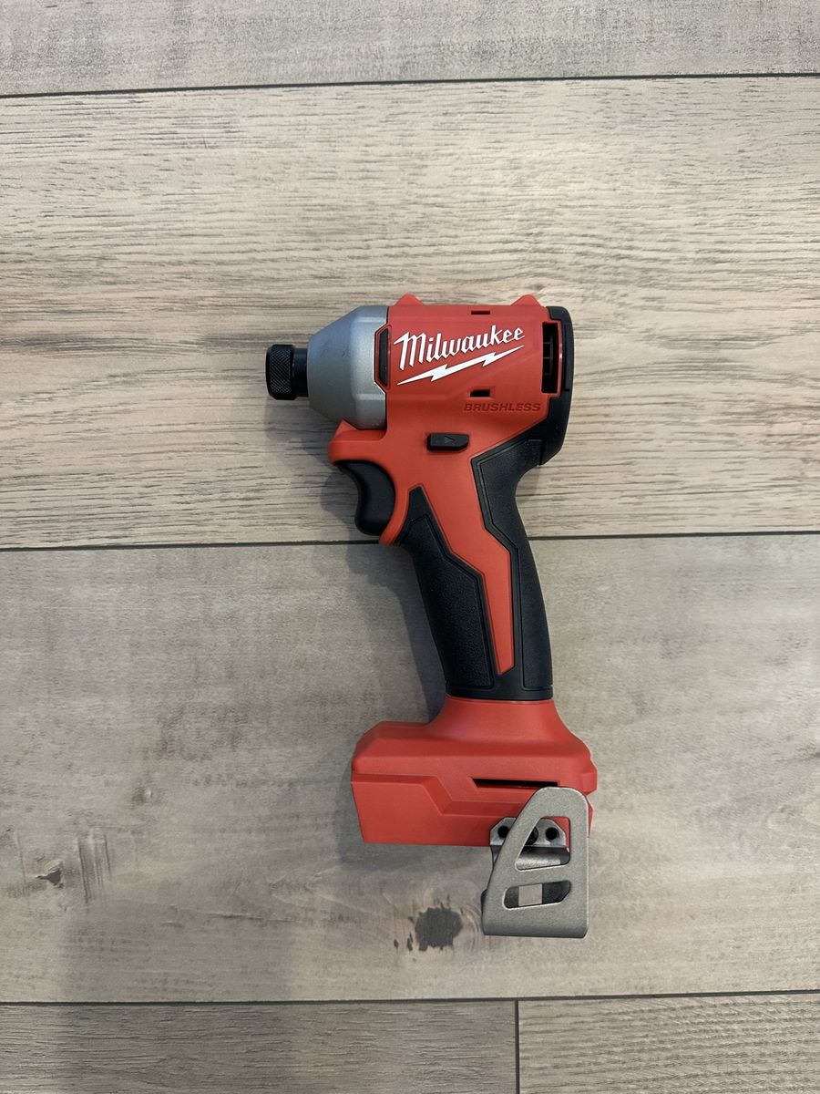 Milwaukee M18 1/4 Compact Impact