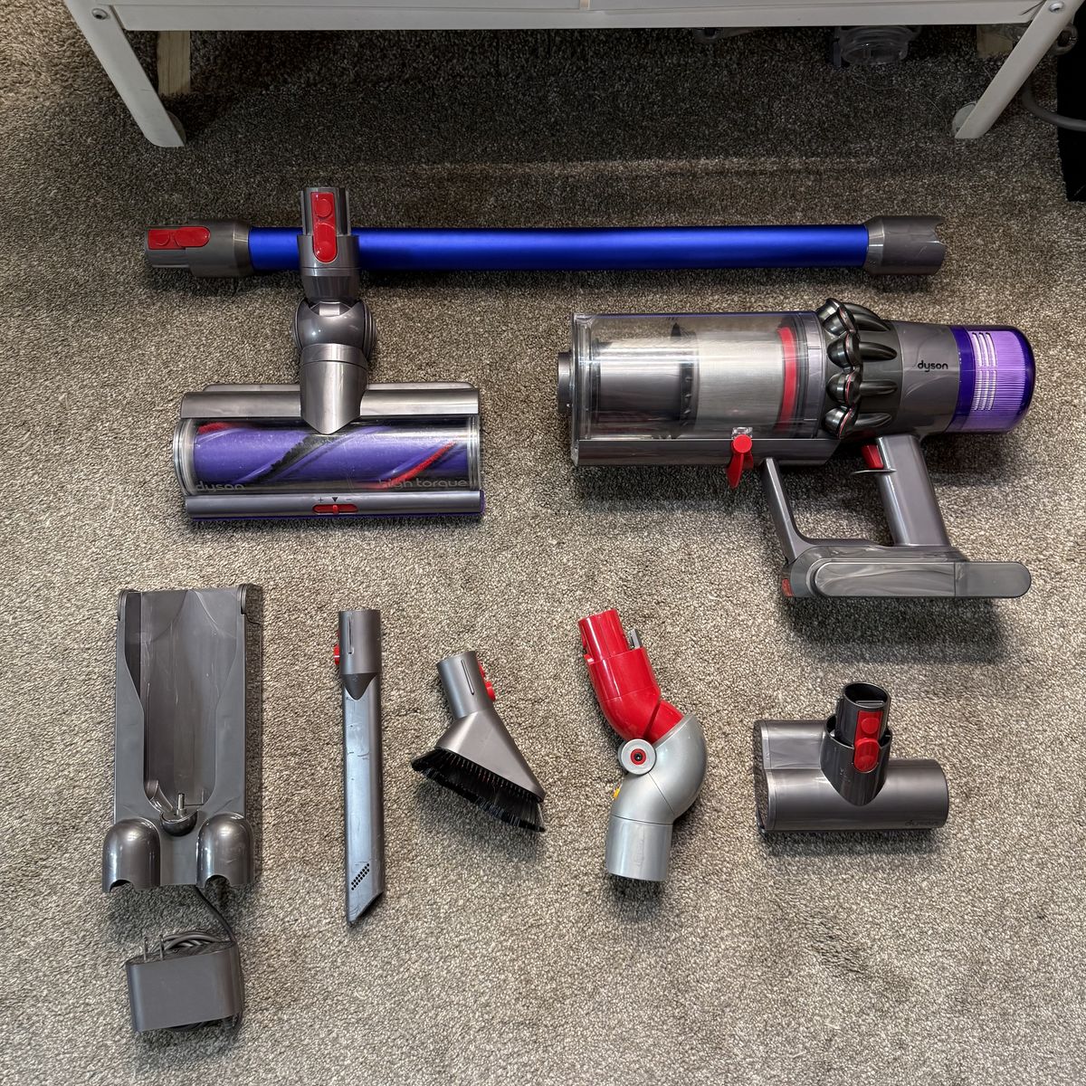 CLEAN Dyson v11 animal+ vacuum