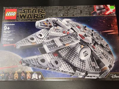 LEGO Star Wars Millennium Falcon 75257 New Sealed